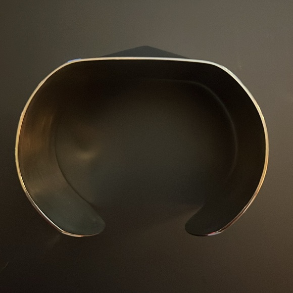 Stainless steel pyramid cuff - Picture 5 of 14